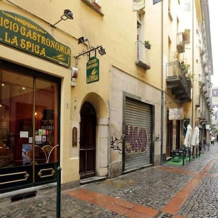 Elegante Appartamento Nel Cuore Di Torino Exterior photo