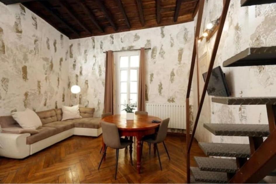 Elegante Appartamento Nel Cuore Di Torino Exterior photo